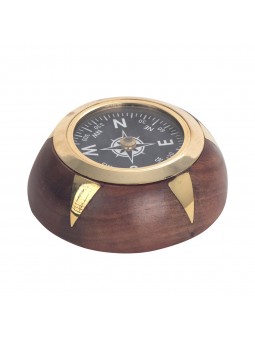 Brujula con base de madera